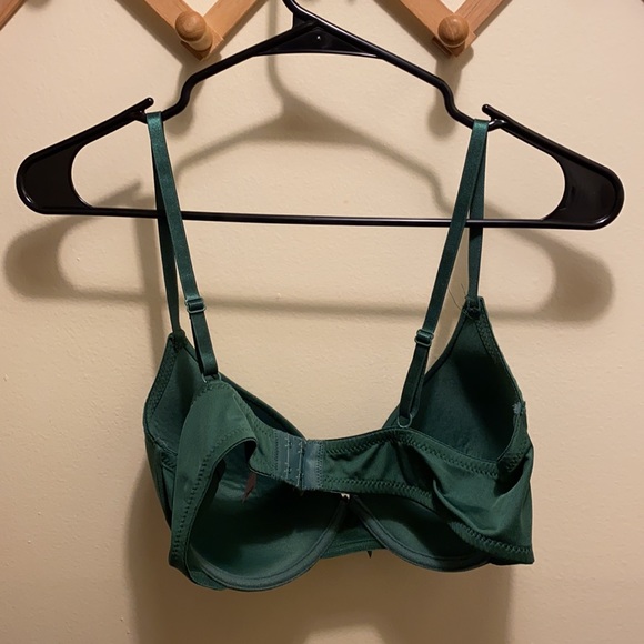 Simple Green Bra - Picture 2 of 3